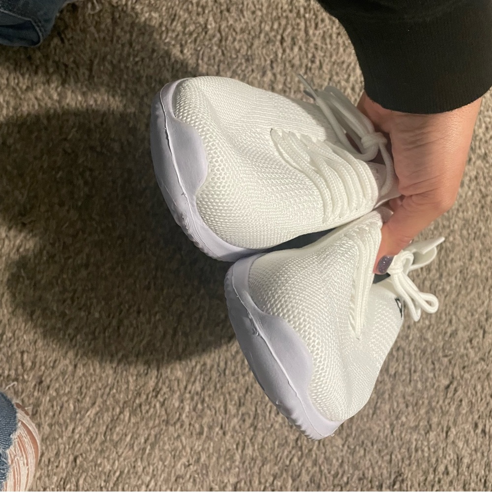 Brand new Casual sneaker/shoes - Picture 6 of 9